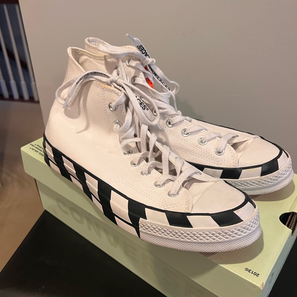 Converse Off-White x Chuck 70 'White - Hi-Top Sneakers. Men’s 10.5, Women’s 12.5